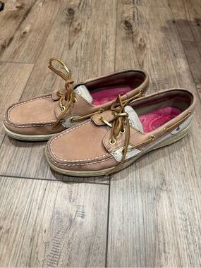 Sperry boat shoe with gold shimmer sz 7